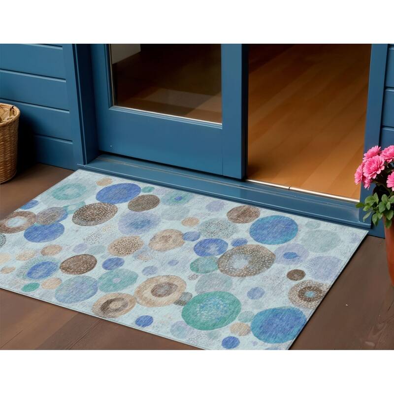 HomeRoots Geometric Transitional Rectangle Outdoor Rug - 3' x 5'