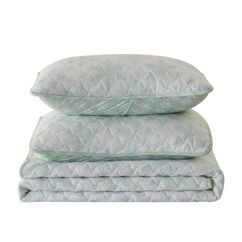 Premium Snowflake Printed Microfiber Quilt Set with Shams