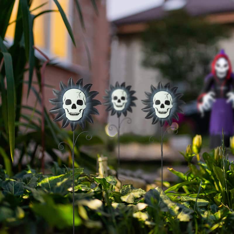 Glitzhome Set of 3 Halloween Metal Sunflower Skulls Glow-in-Dark or Chomper Pathway Yard Stakes