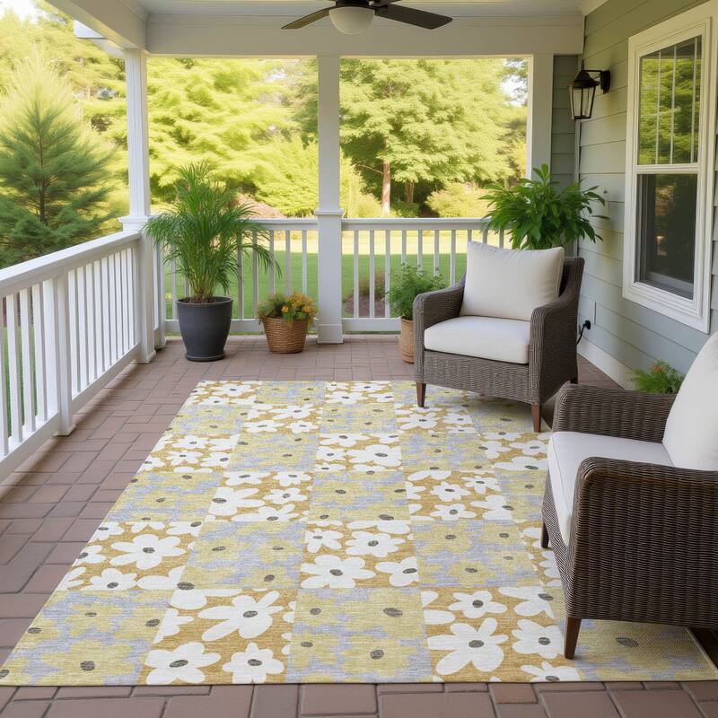 Machine Washable Indoor/ Outdoor Floral Krissy Chantille Rug - Gold - 2'6" x 3'10"