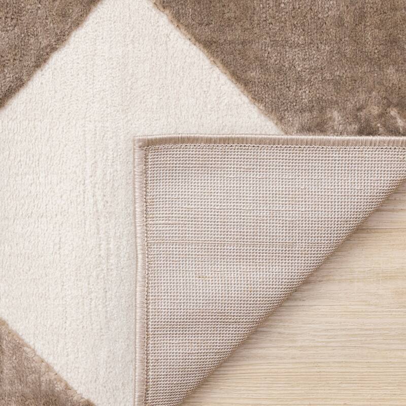 Brown Cream Soft Diamonds Geometric Area Rug