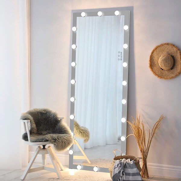 Glam mirror outlet with lights