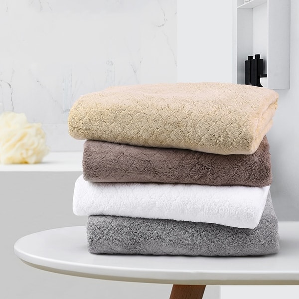 https://ak1.ostkcdn.com/images/products/is/images/direct/cdab5d92869630c52bf6ed321146a1ba44039b6d/Coral-Fleece-Bath-Towel-Absorbent-Coral-Velvet-Solid-Color-Bath-Towels.jpg?impolicy=medium