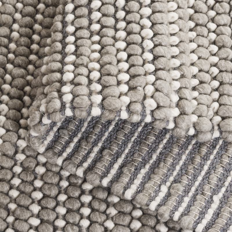 SAFAVIEH Handmade Natura Klodjana Wool Rug
