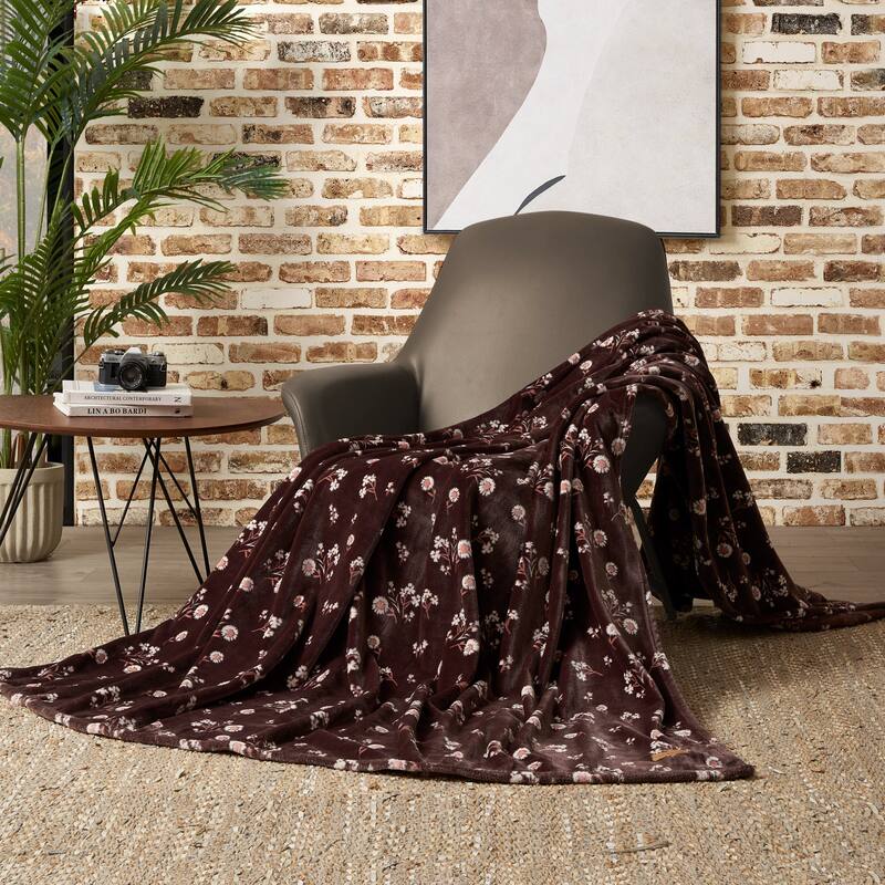 Lucky Brand Daisy Plush Throw Blanket