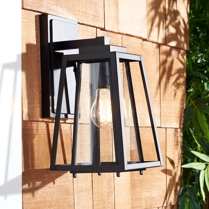 SAFAVIEH Lighting Rydler 7.5" Outdoor Sconce (Set of 2). - 7"W x 7"D x 12"H