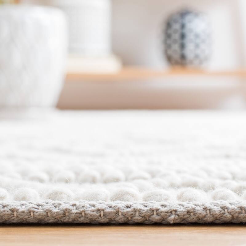 SAFAVIEH Handmade Natura Sheng Boho Wool Rug