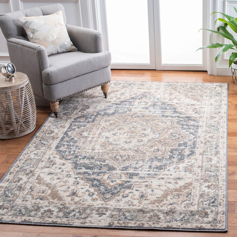 SAFAVIEH Pyramid Jack Traditional Rug - 4'5" x 6'5" - Ivory/Beige