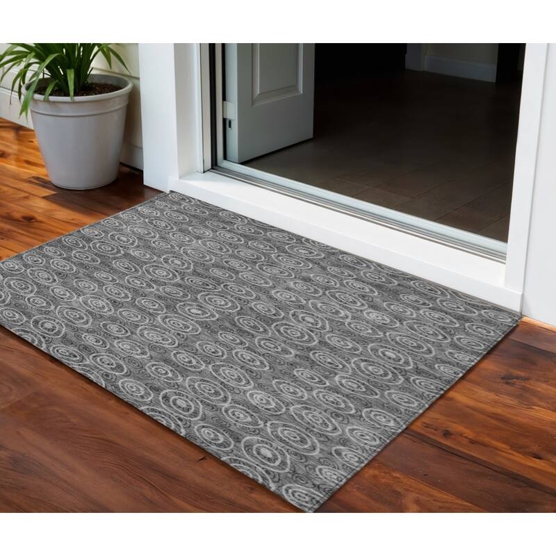 HomeRoots Geometric Transitional Rectangle Outdoor Rug - 3' x 5'