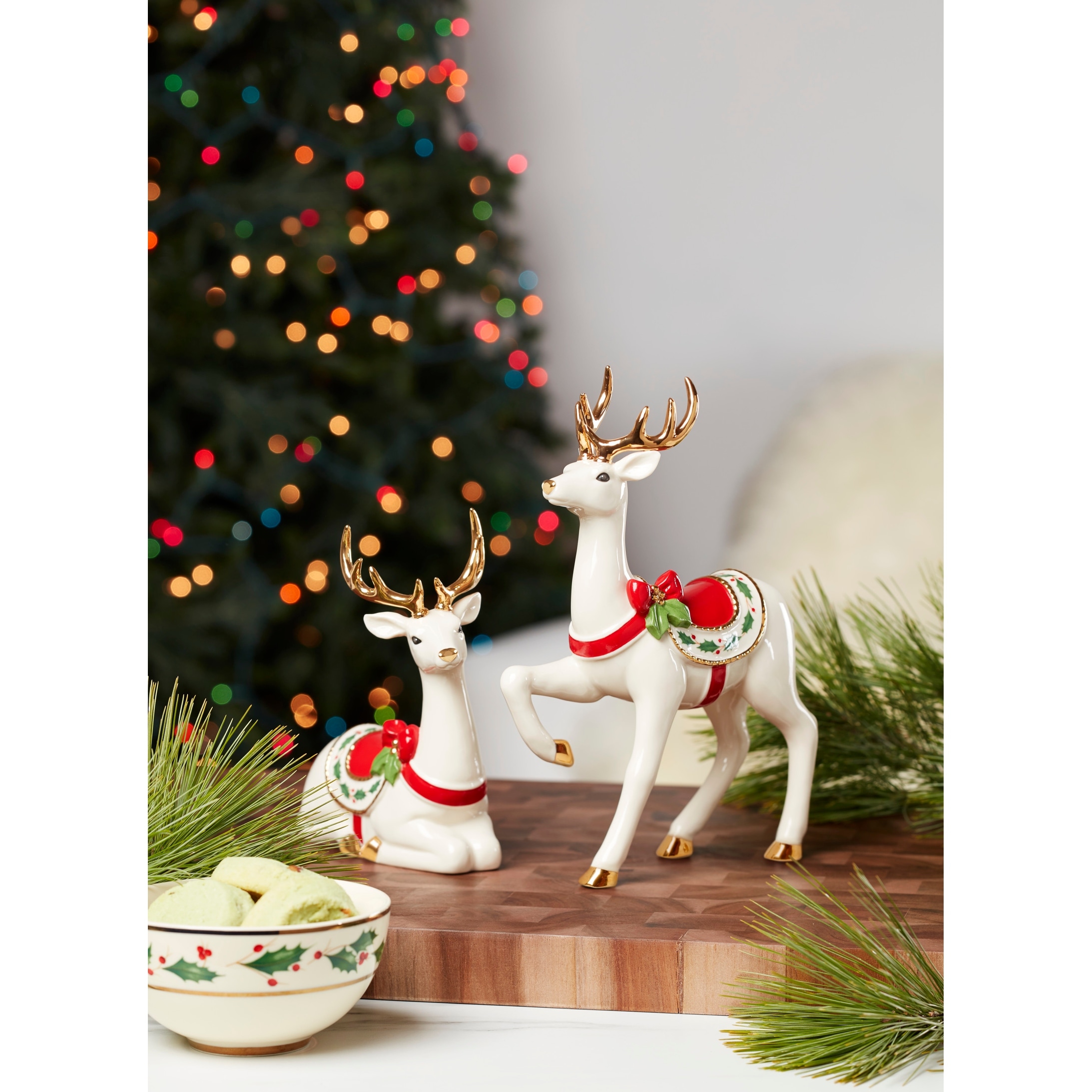 LENOX レノックス　TENDER DEVOTION 犬　置物 Amazon.com: Lenox Exclusive Mistletoe Park Village Treasures