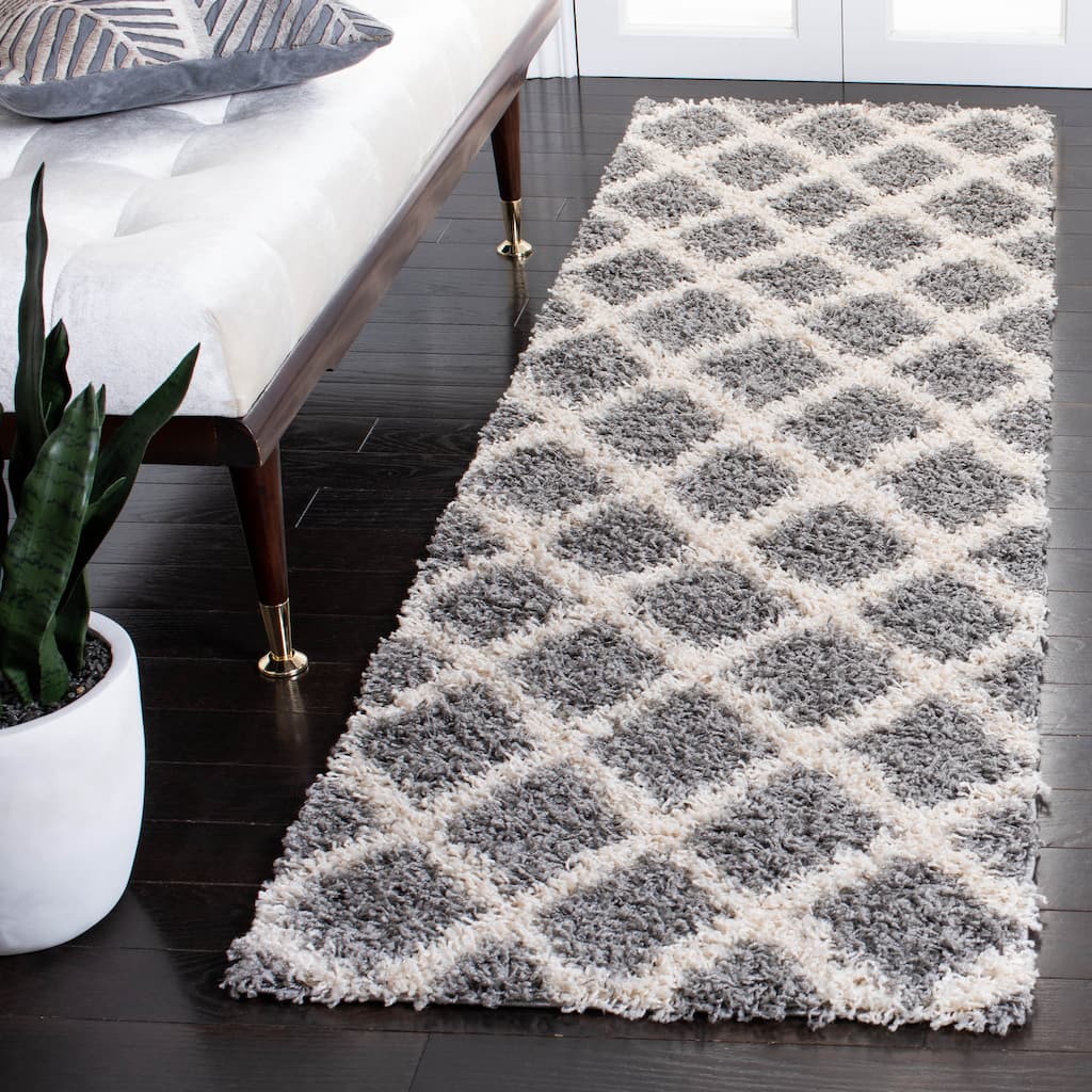 SAFAVIEH, Dallas Shag Rashmi Trellis 1.5-inch Thick Rug - 2'3" x 6' Runner