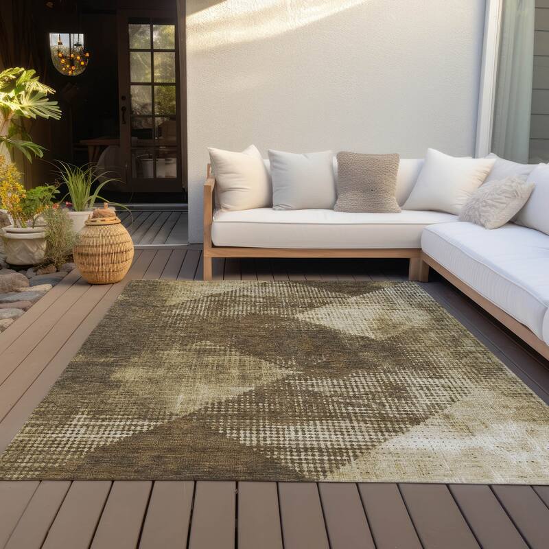 Machine Washable Indoor/ Outdoor Diamond Ombre Chantille Rug