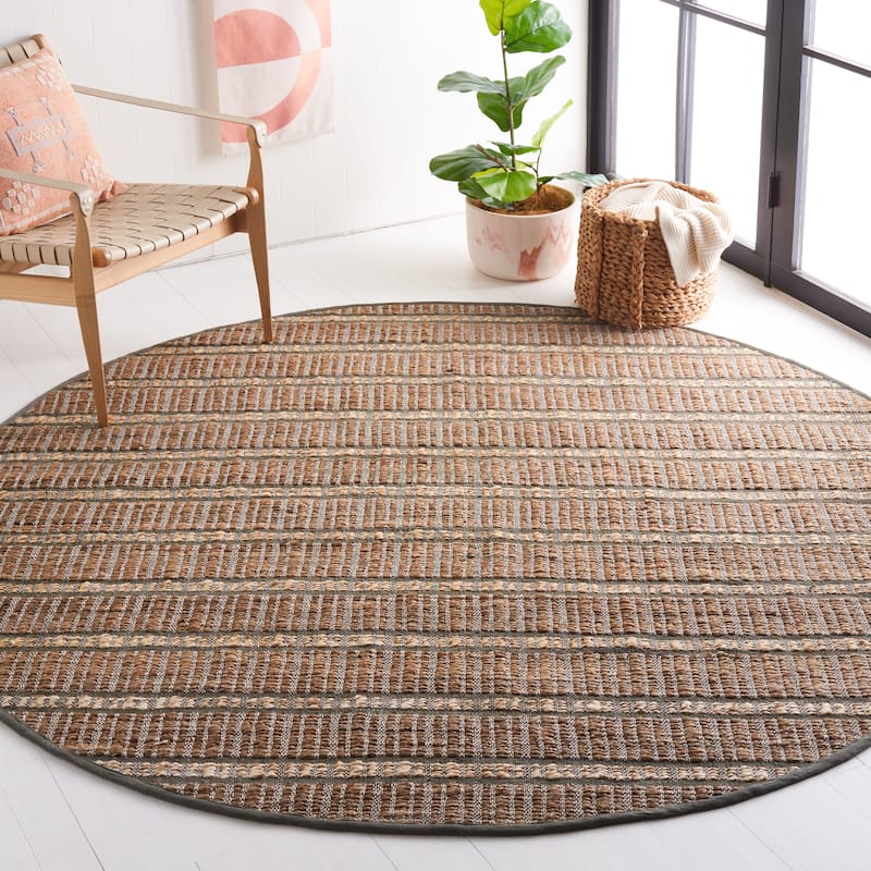 SAFAVIEH Handmade Natural Fiber Undis Geometric Seagrass Rug - 7' Round - Olive/Natural