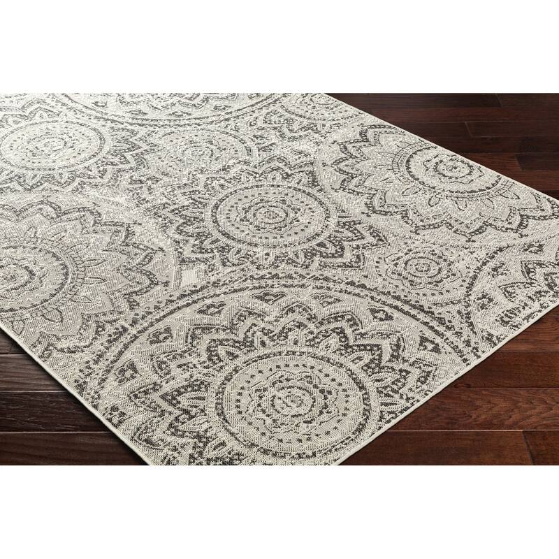 Livabliss Ravello Transitional Floral Indoor/ Outdoor Area Rug
