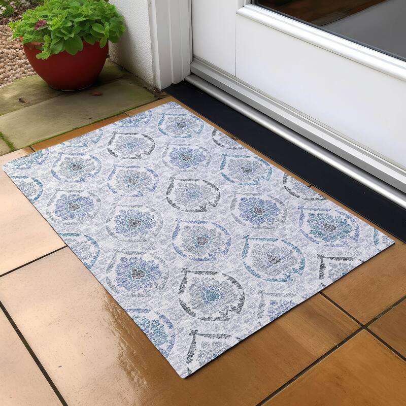 Machine Washable Indoor/ Outdoor Chantille Traditional Damask Rug - Blue - 1'8" x 2'6"