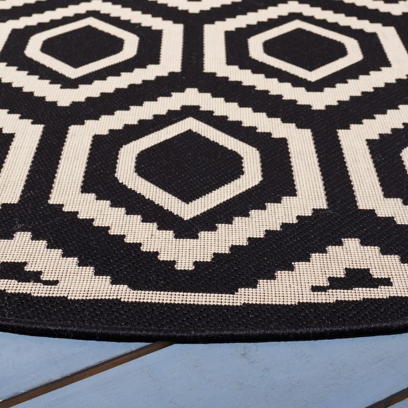 SAFAVIEH Courtyard Carolee Indoor/ Outdoor Patio Backyard Rug