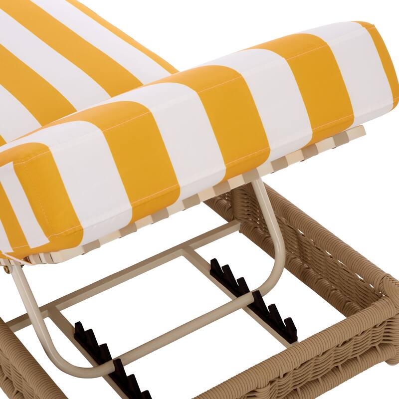 SAFAVIEH Outdoor Living Callan Lounger - 75"W x 26"D x 13"H