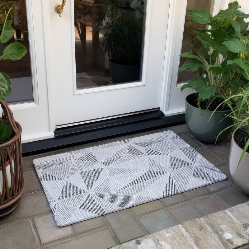 Machine Washable Indoor/ Outdoor Chantille Geometric Mosaic Rug