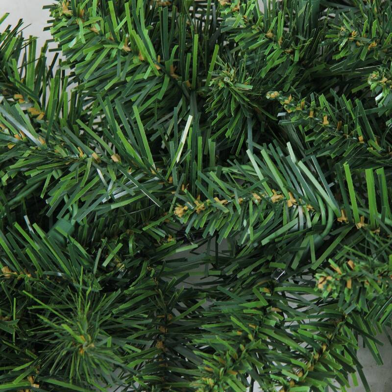 Buffalo Fir Artificial Christmas Wreath - 24" - Unlit