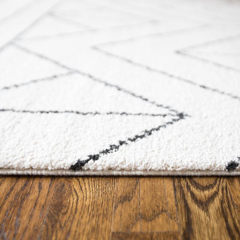 Carson Carrington Iseras Modern Geometric Area Rug