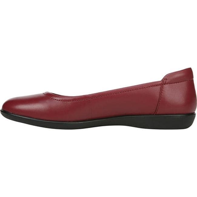 naturalizer flexy flats red