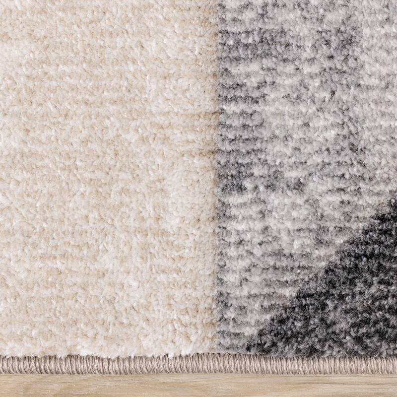 Fabio Collection - Beige/Grey Geometric Triangles Rug