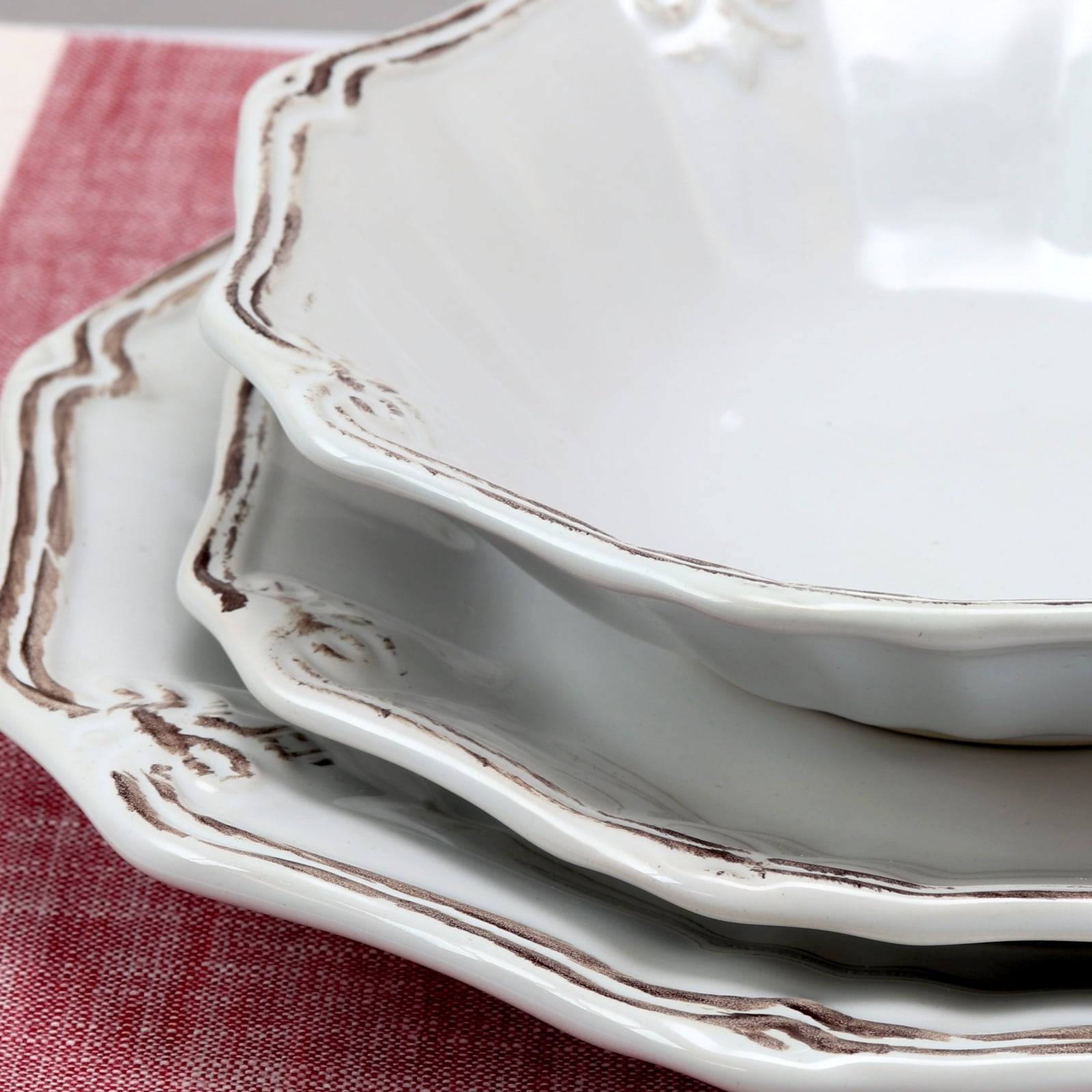 Elama Fleur De Lys 20 Piece Dinnerware Set in White