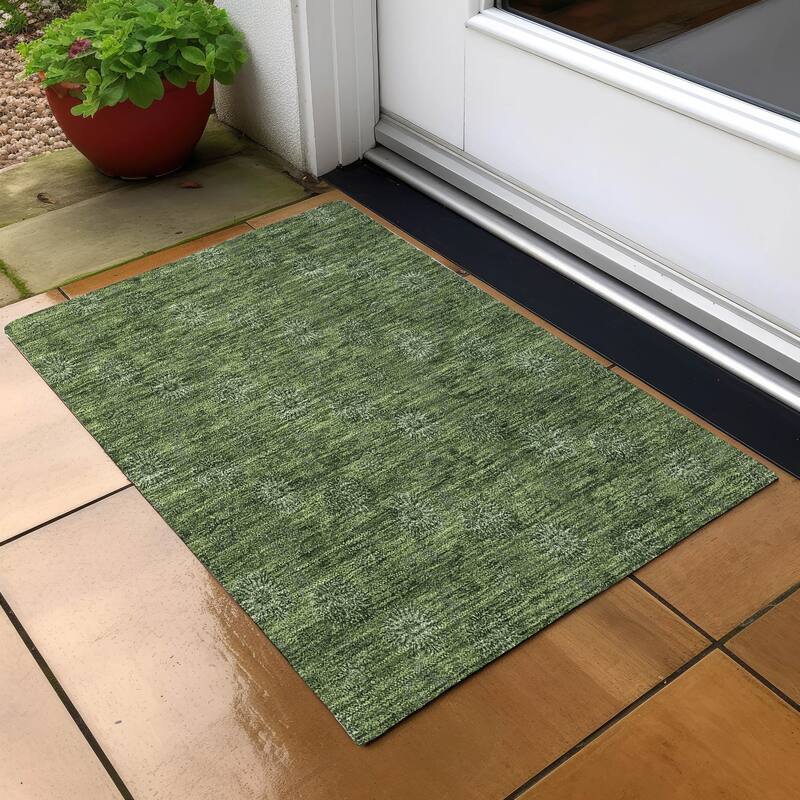 Machine Washable Indoor/ Outdoor Chantille Floral Burst Rug - Olive - 1'8" x 2'6"