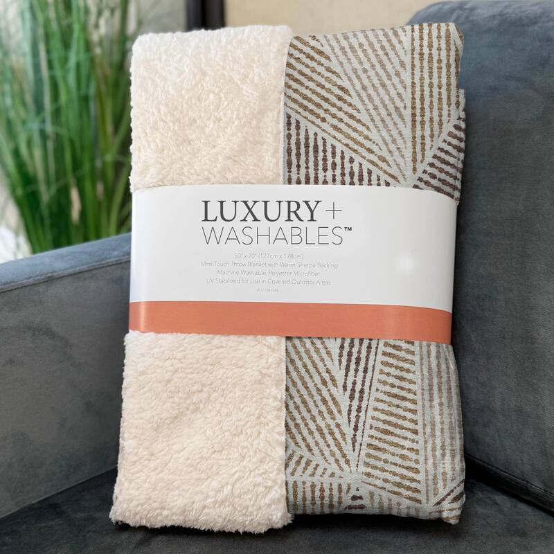 Premium Machine Washable Modern Geo Sherpa Throw Blanket