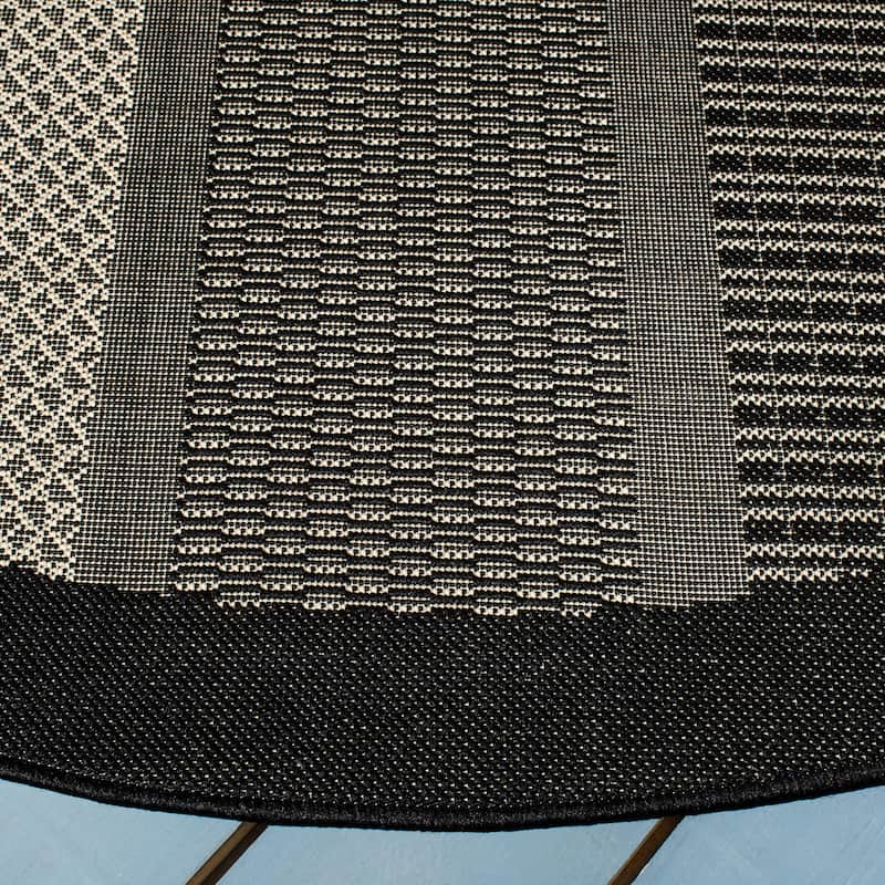 SAFAVIEH Courtyard Shirlee Indoor/ Outdoor Waterproof Patio Backyard Rug