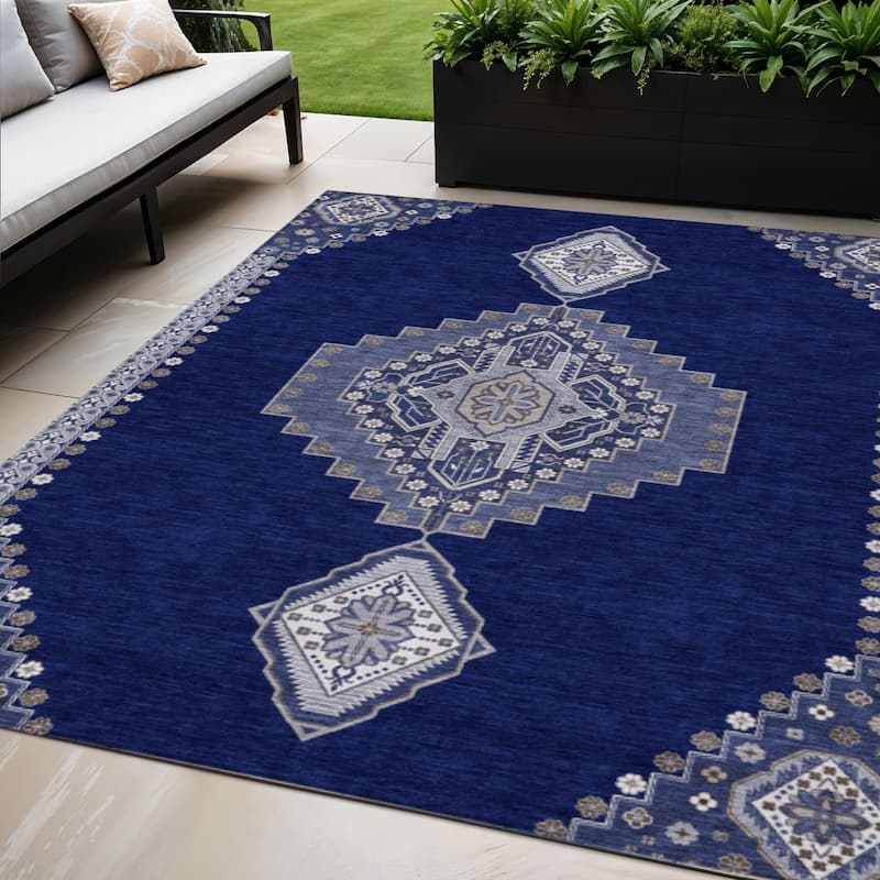 HomeRoots Oriental Traditional Rectangle Outdoor Rug - 5' X 8'