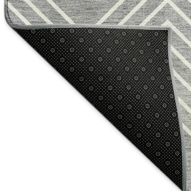 Machine Washable Indoor/ Outdoor Modern Chevron Chantille Rug