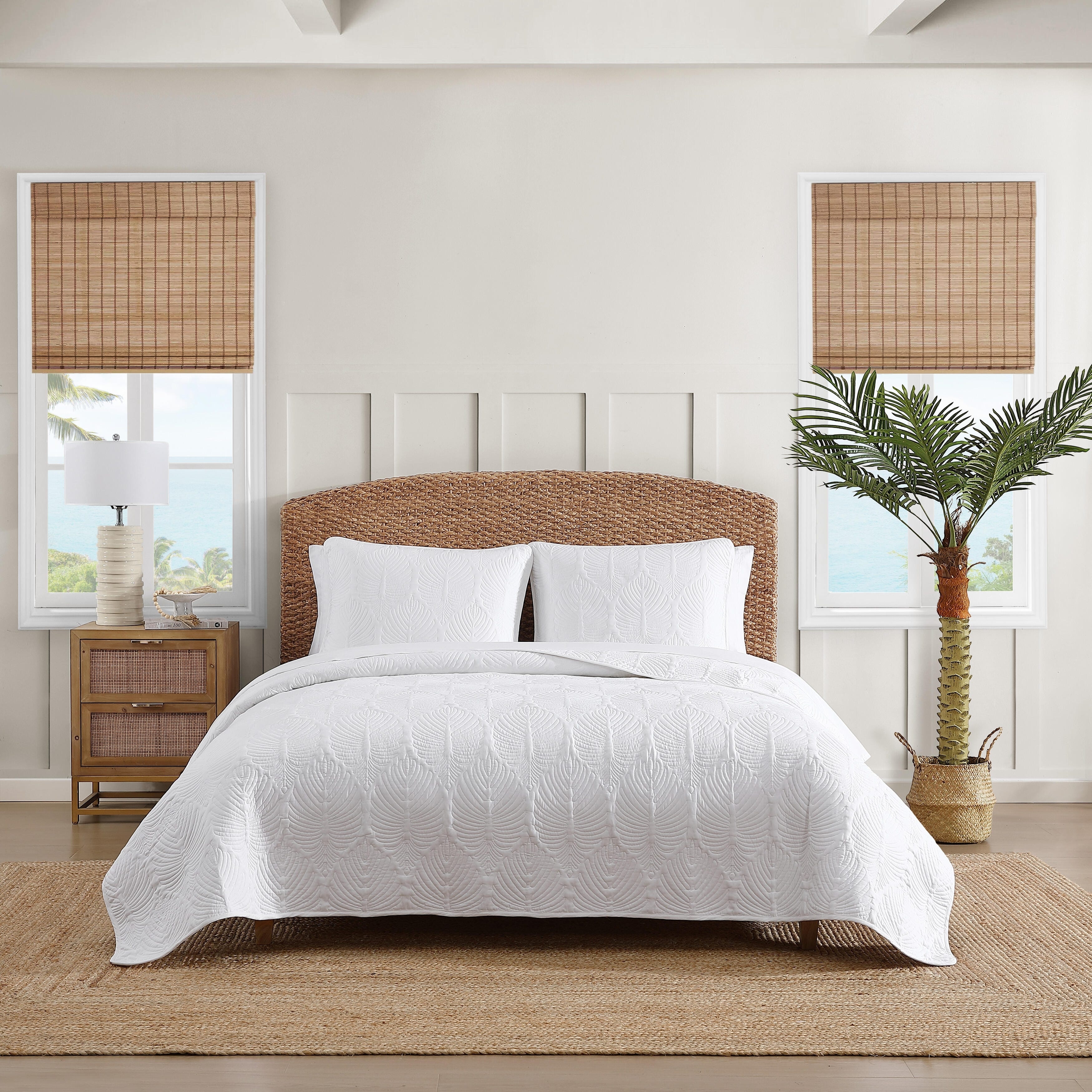Tommy Bahama Line Palm Motif Print Reversible Cotton Quilt (White, 3 Piece Set)