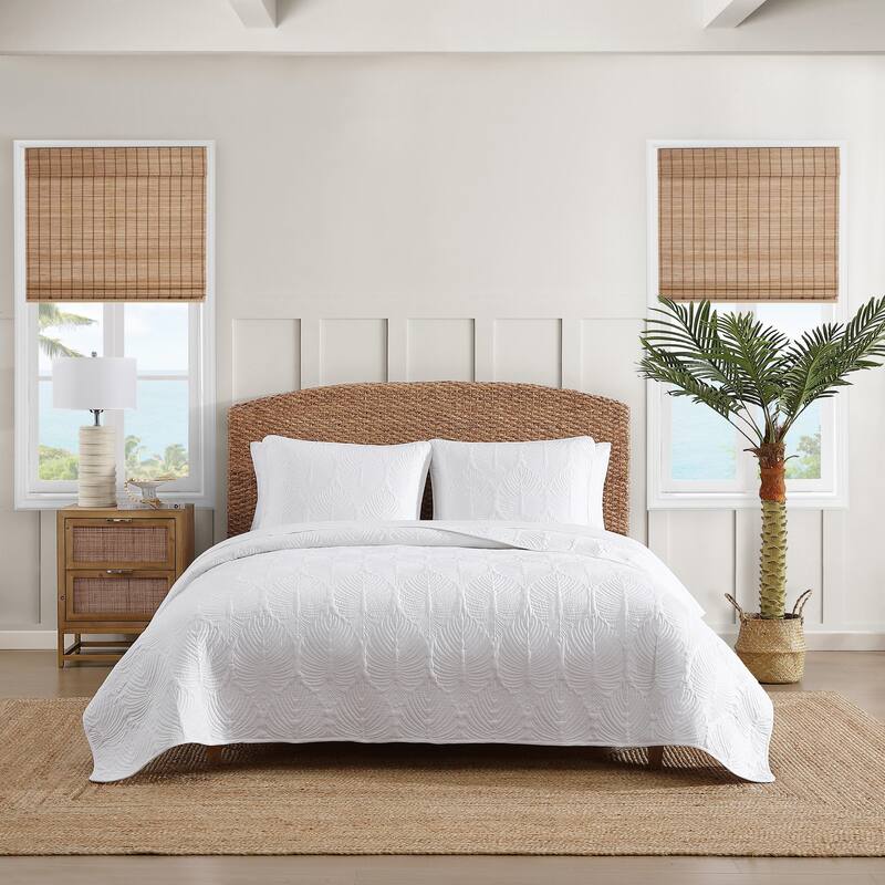 Tommy Bahama Line Palm Motif Print Reversible Cotton Quilt (White, 3 Piece Set)