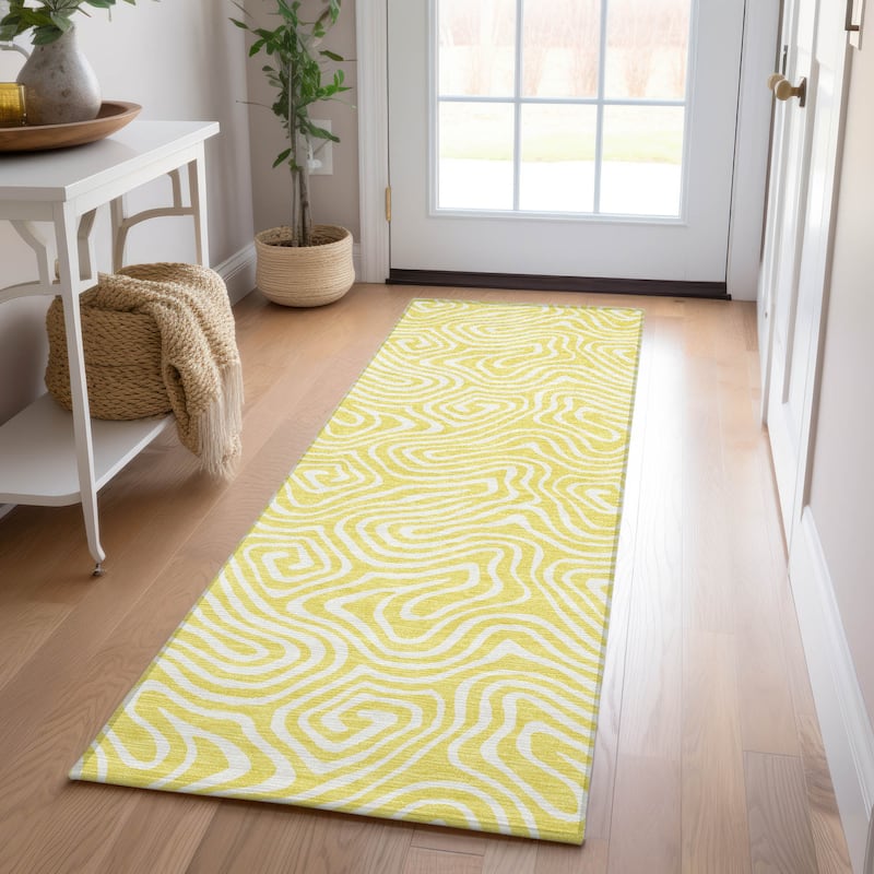 Machine Washable Indoor/ Outdoor Modern Trance Chantille Rug - Yellow - 2'3" x 7'6"