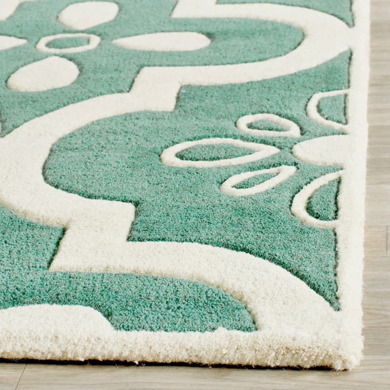 SAFAVIEH Handmade Chatham Swaantje Moroccan Wool Rug