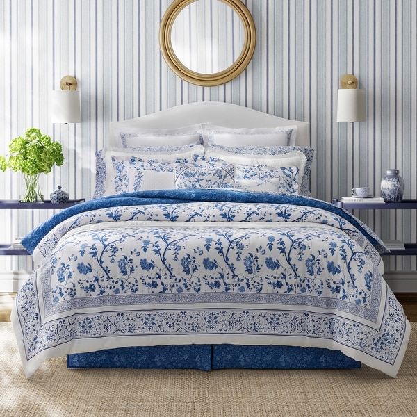 Blue and outlet white queen comforter