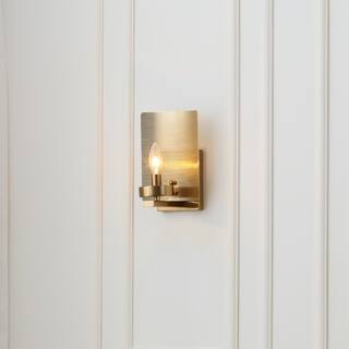 Aurelia - Brass 1-Light Wall Sconce, Single Light Wall Lamp with Clear Glass Shades in Art-Deco Style - 9.5" x 6.25"