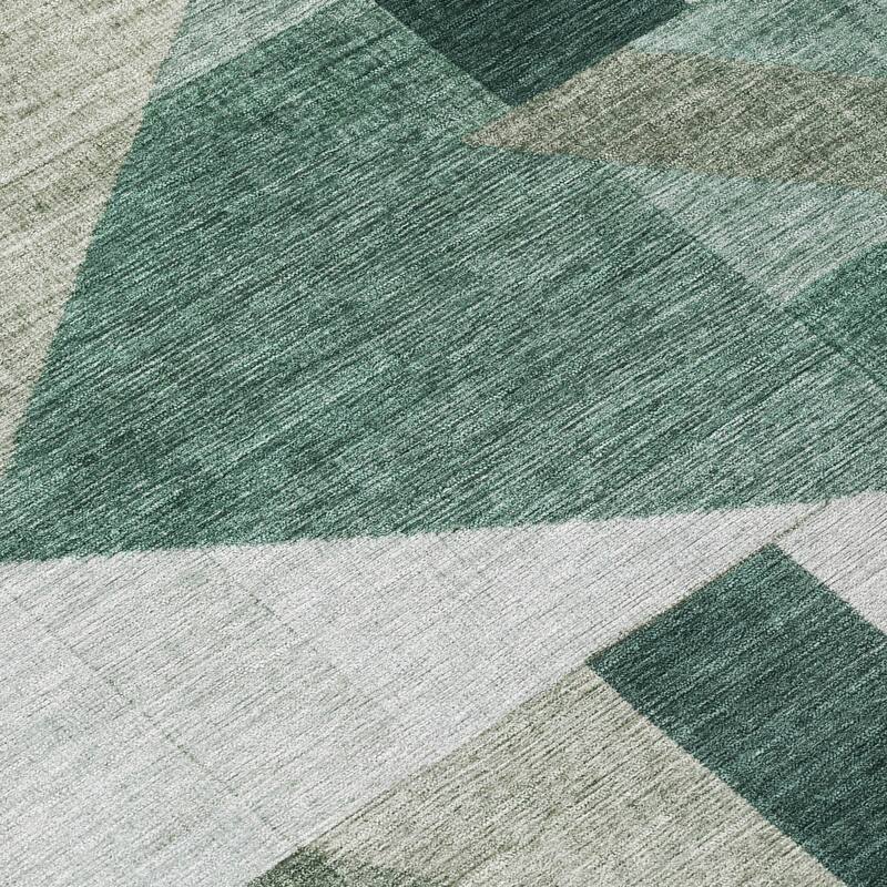 Machine Washable Indoor/ Outdoor Modern Geo Chantille Rug