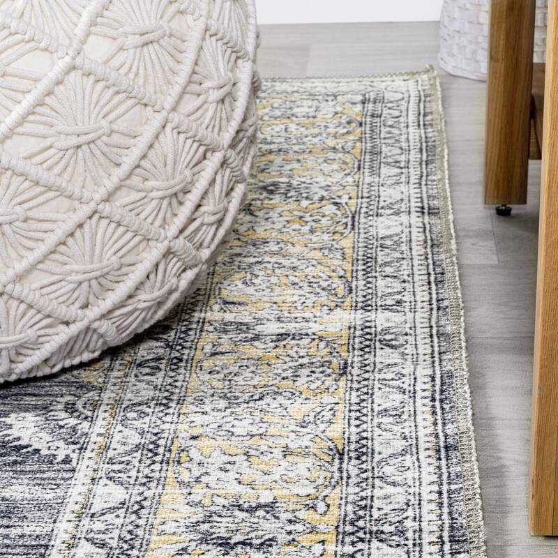 JONATHAN Y Wincer Bohemian Distressed Chenille Machine-Washable Area Rug