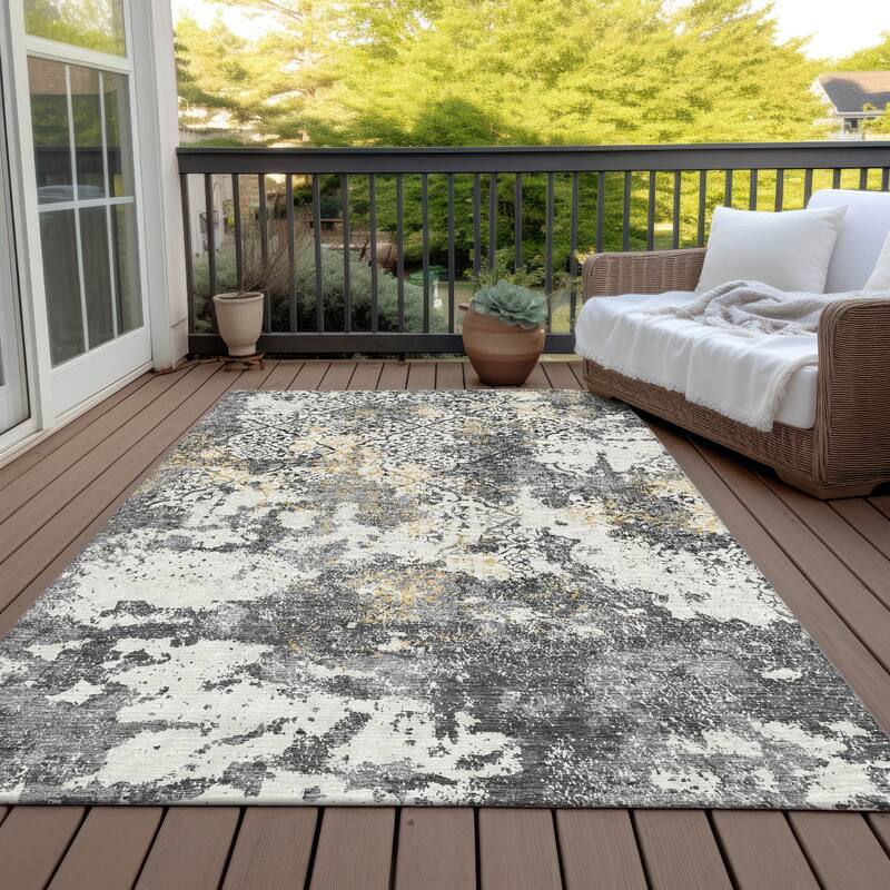 Machine Washable Indoor/ Outdoor Chantille Distressed Traditional Rug - Charcoal - 2'6" x 3'10"