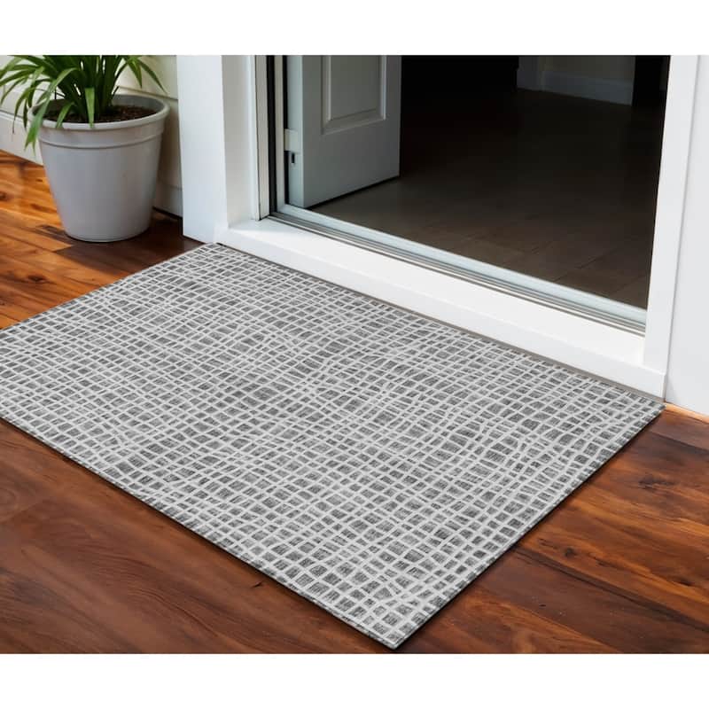 HomeRoots Striped Transitional Rectangle Outdoor Rug - 3' x 5'