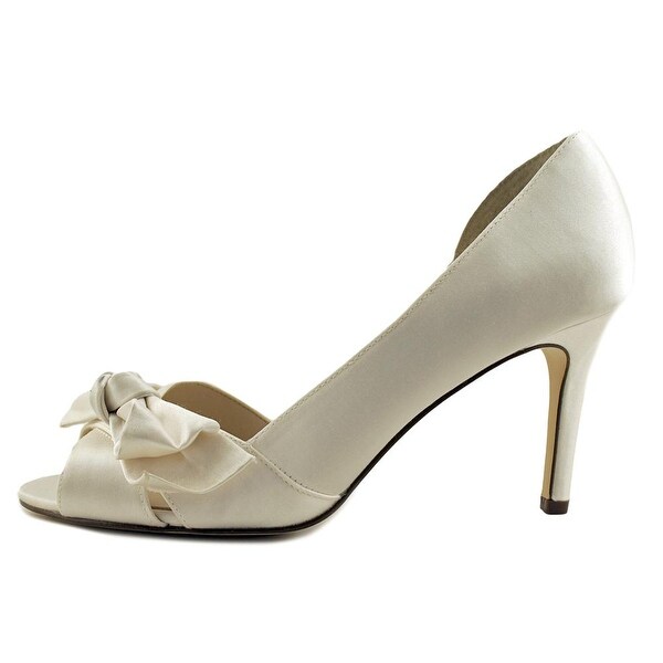 nina forbes ii peep toe pump