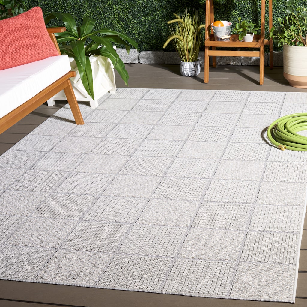 SAFAVIEH Veranda Antonietta Washable Indoor/Outdoor Rug - Weather Resistant & Easy Cleaning
