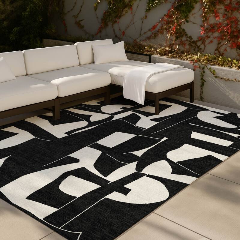 Machine Washable Indoor/ Outdoor Modern Creede Chantille Rug