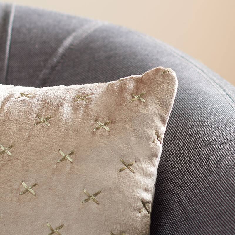 SAFAVIEH Stiina Decorative Throw Pillow