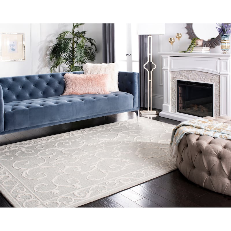 SAFAVIEH Fiorello Handmade Blossom French Country Wool Area Rug