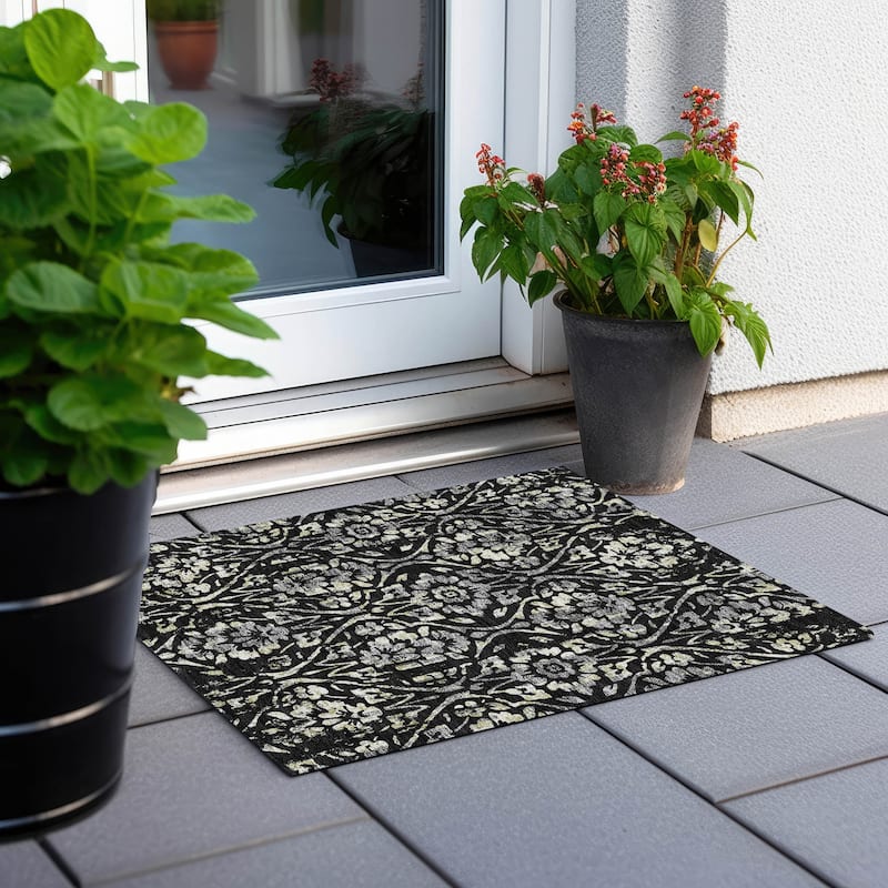 Machine Washable Indoor/ Outdoor Chantille Distressed Traditional Rug - Black - 1'8" x 2'6"