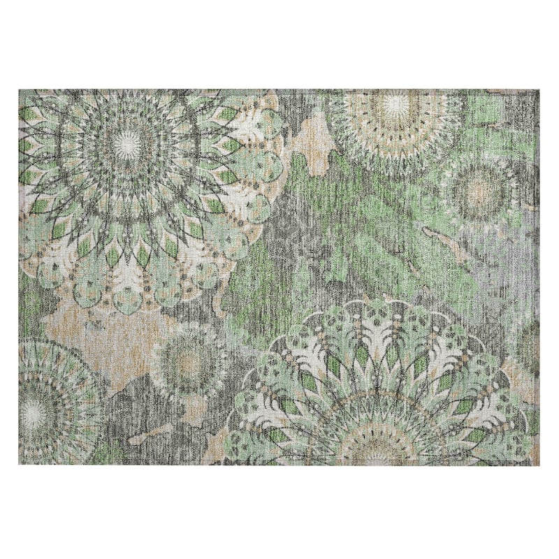 Machine Washable Indoor/ Outdoor Traditional Pinwheel Chantille Rug
