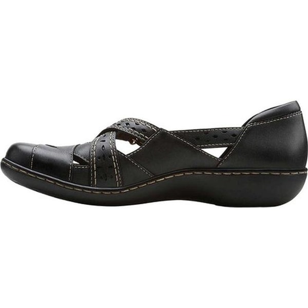 clarks ladies pumps